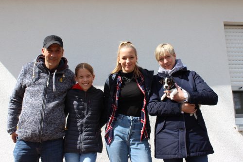 Lorina-Jette scheucht in Schwanewede die Wildgänse auf